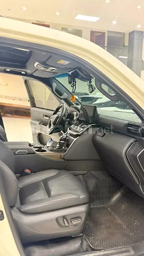 Bán Toyota Land Cruiser LC300 Model 2023. xe đẹp xuất sắc.