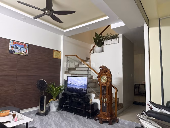 BÁN GẤP NHÀ MỚI ĐẸP RỘNG 65m x 4  TẦNG. TIỆN Ở HOẶC LÀM VĂN PHÒNG. 