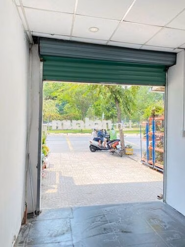 NHƯỢNG MẶT BẰNG KINH DOANH GẦN SÂN BAY