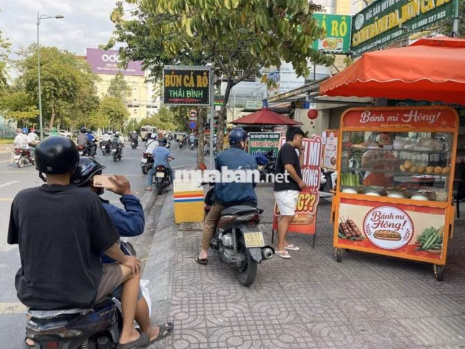 NHƯỢNG MẶT BẰNG KINH DOANH GẦN SÂN BAY