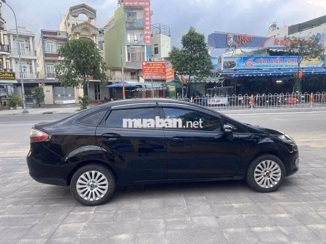 Ford Fiesta 2011 Tự động Đen 120.000 km