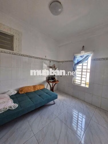 Phòng 18m2, nhà mặt tiền sạch đẹp
