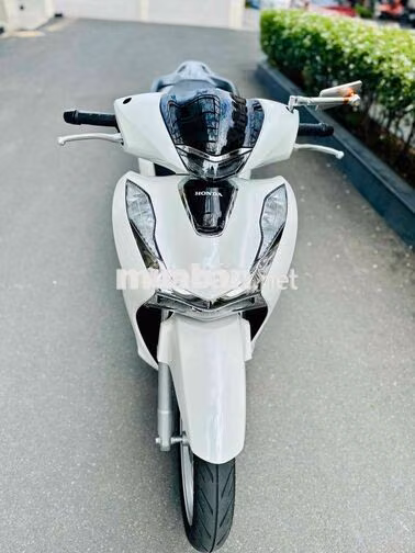 Honda SH125 2025 Trắng 4000 km