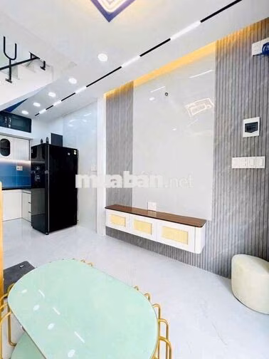 Nhà bán gấp  kế bên trường học thống nhất hẻm xe hoi 🚗