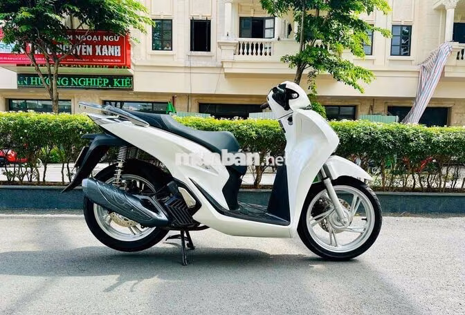 Honda SH125 2025 Trắng 4000 km