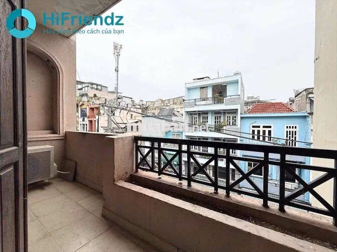 GÁC BAN CÔNG GẦN HỌC VIỆN HÀNG KHÔNG CƠ SỞ 2