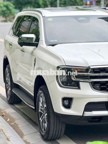 Ford Everest Titanium 2023 Trắng 3.9 vạn km