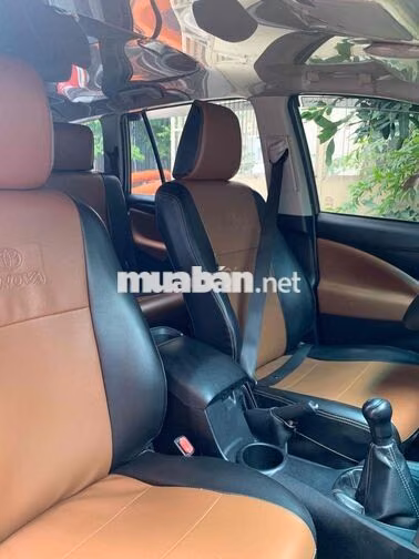 Toyota Innova 2017 8 chỗ Xăng Đồng