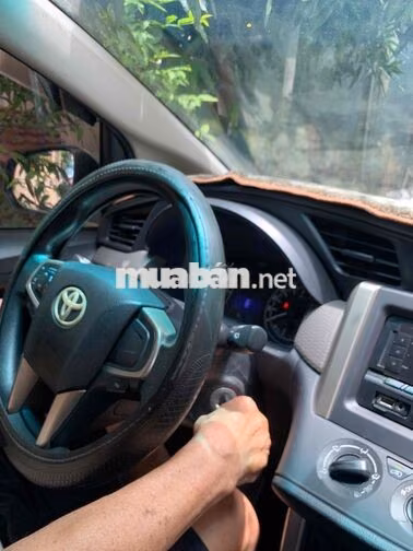 Toyota Innova 2017 8 chỗ Xăng Đồng