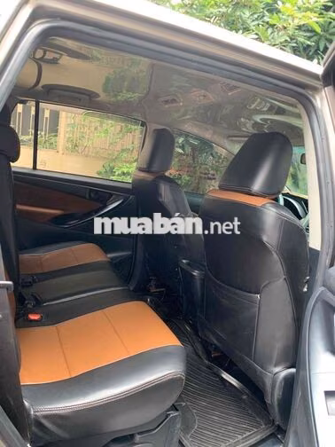Toyota Innova 2017 8 chỗ Xăng Đồng