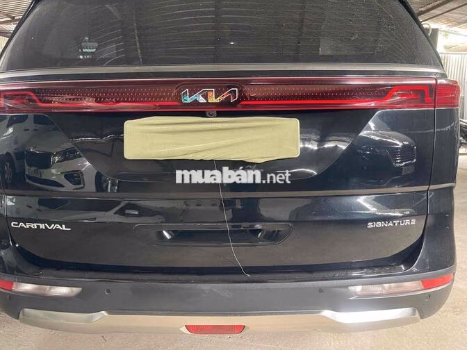 Kia Carnival KA4 2.2D 2022 118.000km Đen