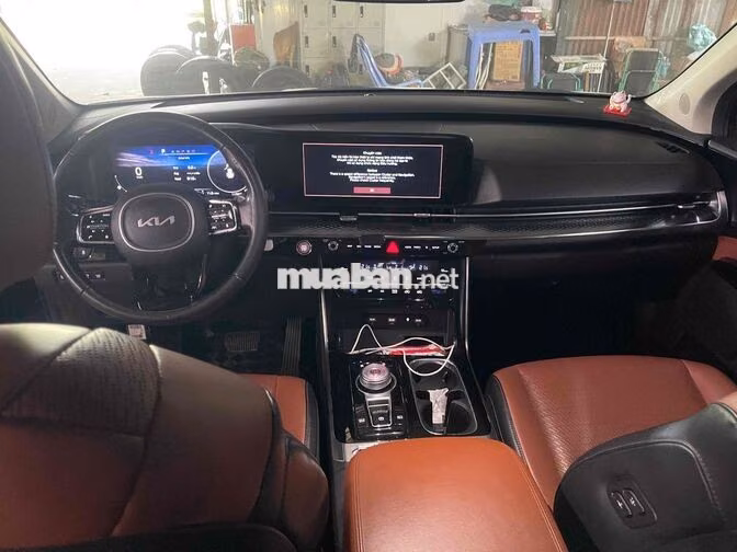 Kia Carnival KA4 2.2D 2022 118.000km Đen