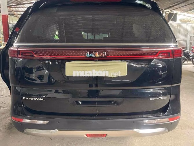 Kia Carnival KA4 2.2D 2022 118.000km Đen