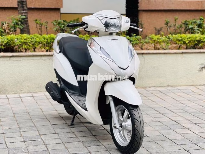 Honda Lead Trắng 125fi chính chủ bieent 29 xe đẹp