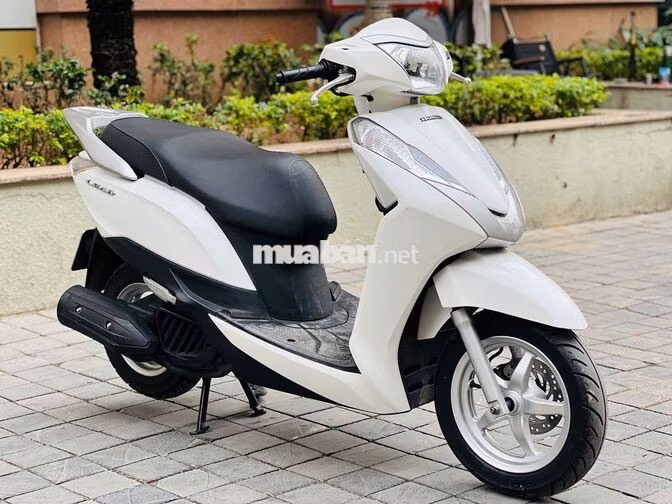 Honda Lead Trắng 125fi chính chủ bieent 29 xe đẹp