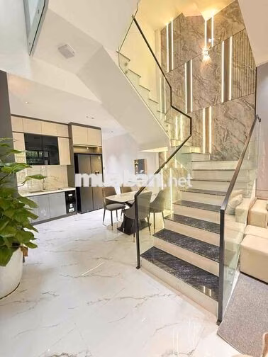 Nhà 3 tầng đẹp mới gần biển Nguyễn Tất Thành - Đà Nẵng