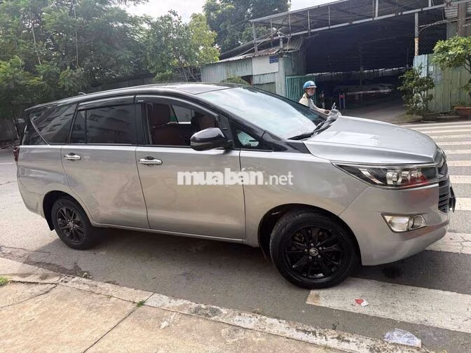 Toyota Innova 2019 Số sàn 80000 km Bạc