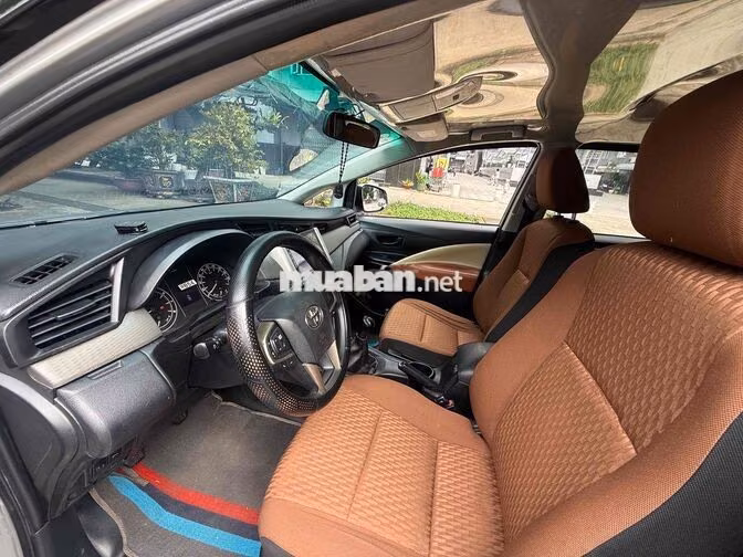 Toyota Innova 2019 Số sàn 80000 km Bạc