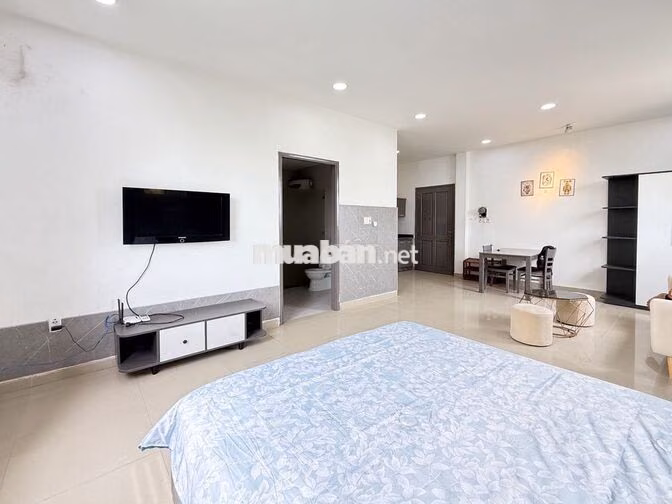 Căn Hộ Dịch Vụ Sân Vườn 1000m2
