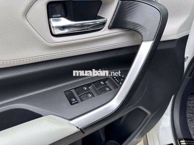 Toyota Veloz Tốp 2023 Trắng Tự động 5 vạn km