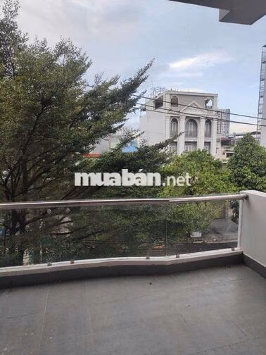 Cho thuê nhà đẹp nguyên căn Cao Thị Chính, phường phú thuận, Quận 7