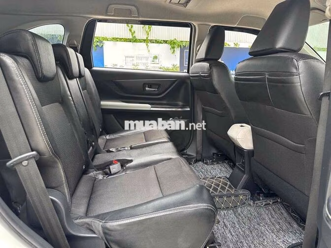 Toyota Veloz Tốp 2023 Trắng Tự động 5 vạn km