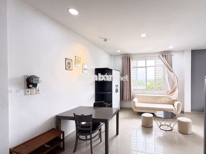 Căn Hộ Dịch Vụ Sân Vườn 1000m2