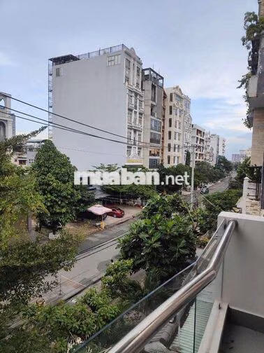 Cho thuê nhà đẹp nguyên căn Cao Thị Chính, phường phú thuận, Quận 7