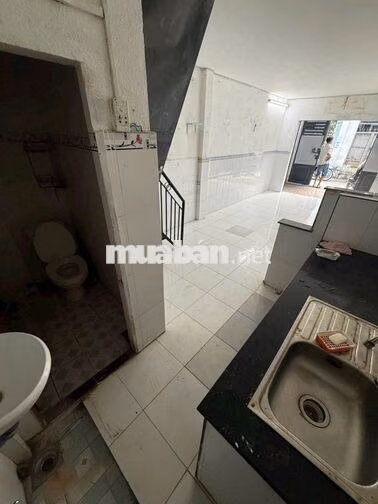Nhà hẻm Cách nguyễn ánh thủ 50m sổ hồng riêng 