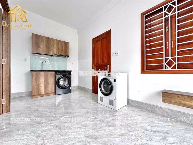 CĂN HỘ BALCON GẦN CƠ SỞ 3 VĂN LANG - MÁY GIẶT RIÊNG - THANG MÁY