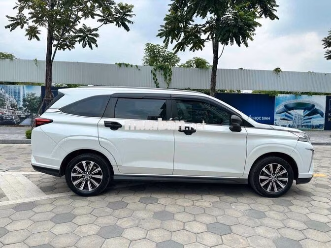 Toyota Veloz Tốp 2023 Trắng Tự động 5 vạn km