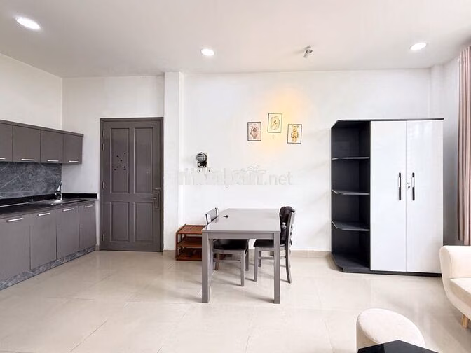 Căn Hộ Dịch Vụ Sân Vườn 1000m2
