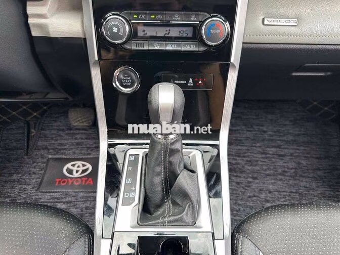 Toyota Veloz Tốp 2023 Trắng Tự động 5 vạn km