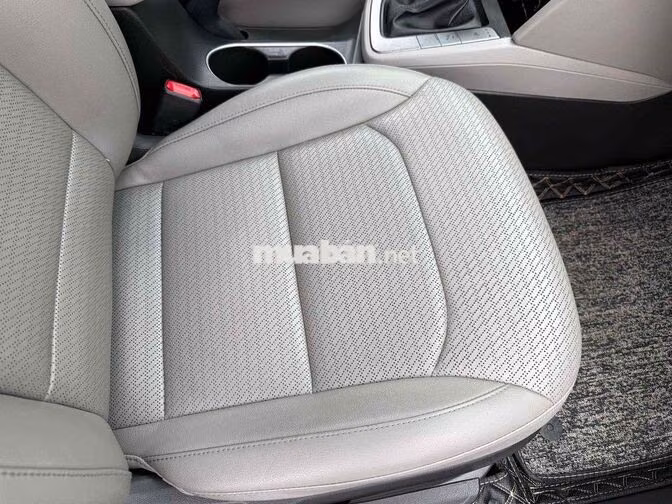 Cần bán Hyundai Elantra 2.0 GLS 2016 Tự động