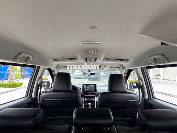 Toyota Veloz Tốp 2023 Trắng Tự động 5 vạn km