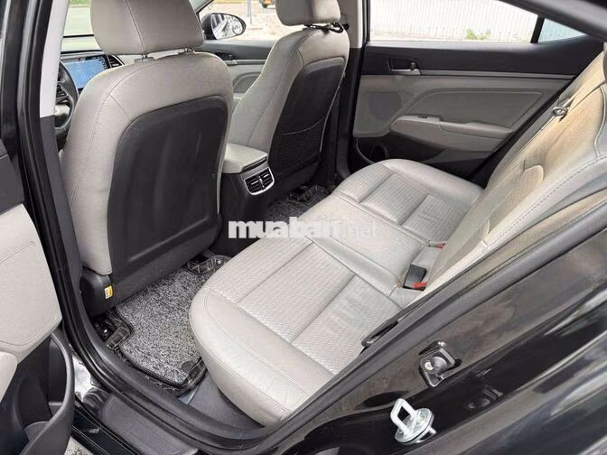 Cần bán Hyundai Elantra 2.0 GLS 2016 Tự động