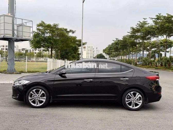 Cần bán Hyundai Elantra 2.0 GLS 2016 Tự động
