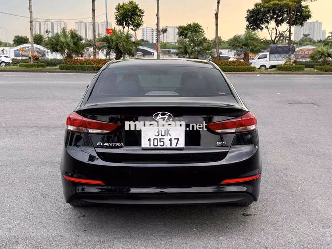 Cần bán Hyundai Elantra 2.0 GLS 2016 Tự động