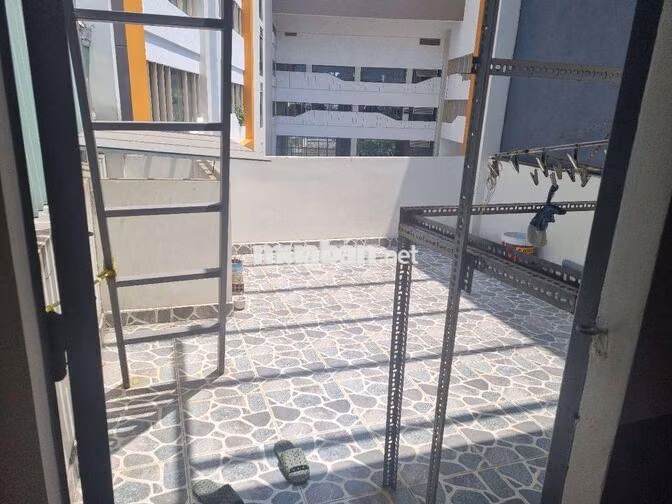 Phòng trống cho sinh viên, nvvp trong nhà 3 tầng, gần Phạm Văn Đồng