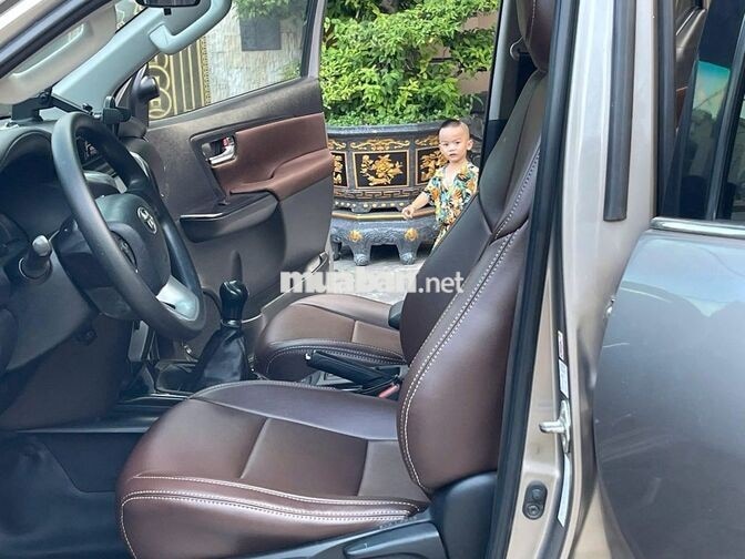 Toyota Fortuner 2019 Máy dầu Số sàn Nâu