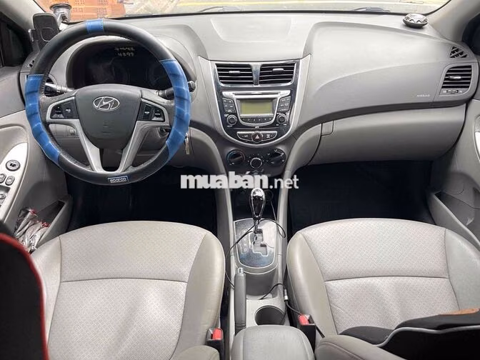Hyundai Accent 2012 Số tự động Đen