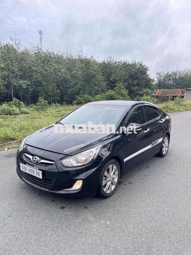 Hyundai Accent 2012 Số tự động Đen