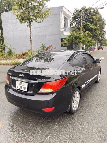 Hyundai Accent 2012 Số tự động Đen