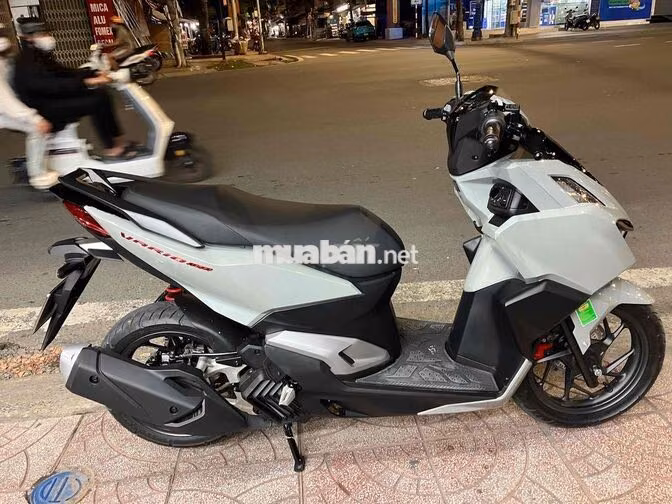 Con sư tử đổi SH MODE cấn bán Vairo 160 xám 99%