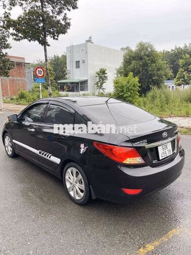 Hyundai Accent 2012 Số tự động Đen