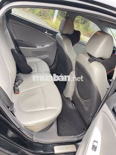 Hyundai Accent 2012 Số tự động Đen