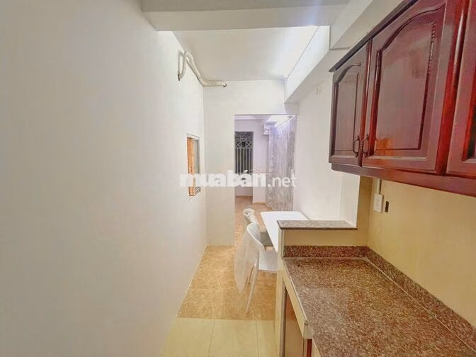 PHÒNG 1PN CỬA SỔ TRỜI FULL NỘI THẤT