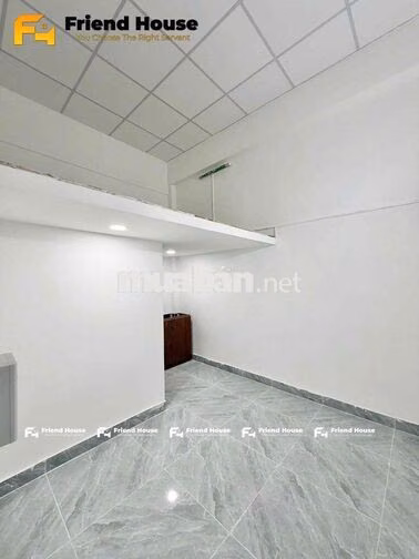 Phòng mới xây 100%, Đi bộ qua nơi học thể dục của Đại Học Công Nghiệp