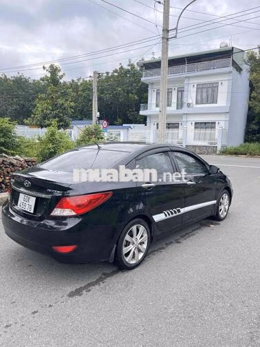 Hyundai Accent 2012 Số tự động Đen
