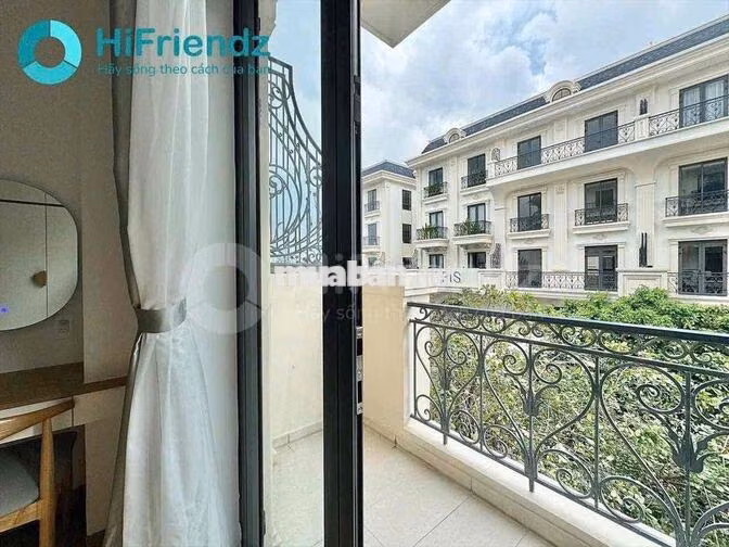 Căn hộ dịch vụ 1 phòng ngủ ngay Vạn Phúc City